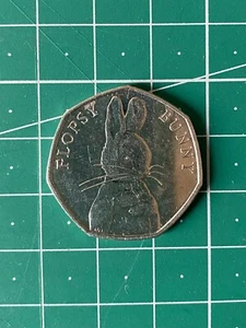 BEATRIX POTTER 2018 FLOPSY BUNNY 50P PENCE COIN - CIRCULATED - Picture 1 of 2