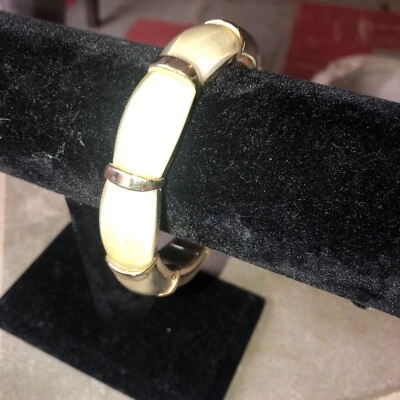 Brazalete J CREW Lucite Acrílico Color Topo y Dorado Elegante Usado en Excelente Condición Foto 1 de 4