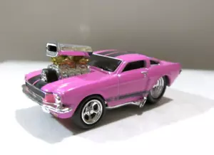Muscle Machines 1:64 Pink 1966 Shelby GT-350 - Picture 1 of 4