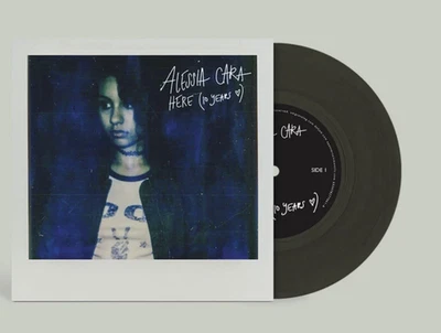 Alessia Cara Here 7" Vinyl Limited Edt taylor swift ariana sabrina gracie billie - Image 1 of 4