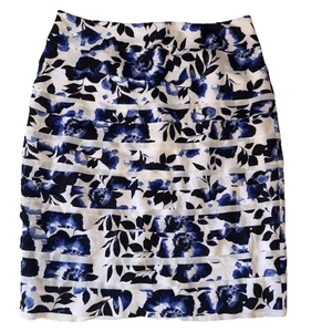 White House Black Market Rock 10 Damen Blumen kurz Lagenlook Mini Stufen Rüschen - Bild 1 von 9