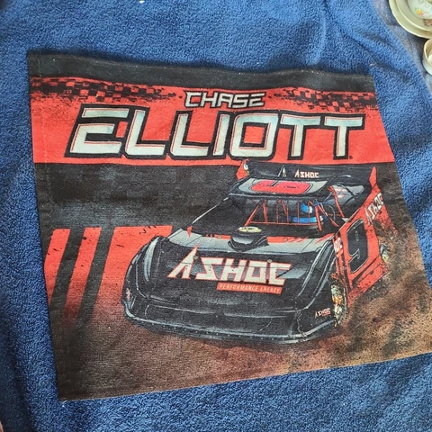 Chase Elliott # 9 Rally Towel ~ NEW! Cover