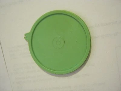 Green Can Cover Refrigerator Magnet (002-4) - Image 1 of 2