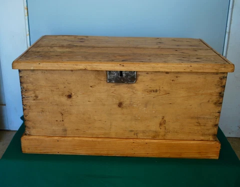 Antique American Primitive Pine Trunk Cover