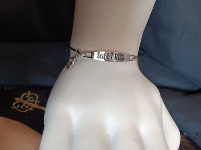 (NUEVO) Brazalete Brazalete Still I Rise Plata Con Dije Loto / Pascua (4) Foto 1 de 4