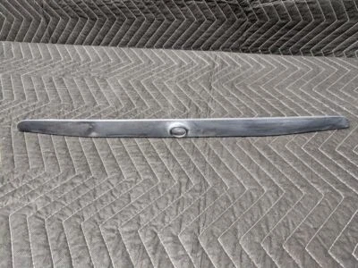 BMW E36 3-Series Trunk Lid Grip Black 51131977253 Foto 1 de 4