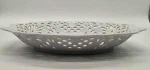 Oscar De La Renta Belmonte Reticulated Floral White Porcelain Bread Tray 12.25" - Picture 1 of 7