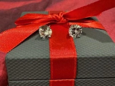 ¡SÍ, POR FAVOR! 2.5ct.T.W. Aretes de zafiro blanco creados en laboratorio SS Foto 1 de 4