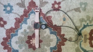 Samsung Galaxy Watch Active 40 mm - Or rose (SM-R500NZDAXAR) - Photo 1 sur 1