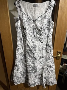 M&S Per Una White Black Floral Lined occasion Embroidery Dress Size 14R Midi - Picture 1 of 5