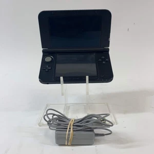 Consola de juegos portátil Nintendo 3DS XL SPR-001 Año de Luigi - Imagen 1 de 8