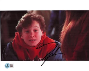 Foto firmada por Johnny Galecki de vacaciones de Navidad 8x10 con certificado de autenticidad Beckett Bu10999 - Imagen 1 de 1