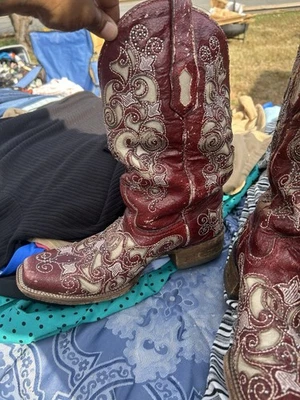 пара Corral женщин красный инкрустация запонки и вышивка Western ботинки. Размер 11 - Изображение 1 из 3