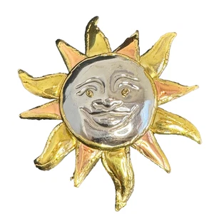 Broche colgante cara sol oro celeste tono plata mezclado metal sol sonriente - Imagen 1 de 4