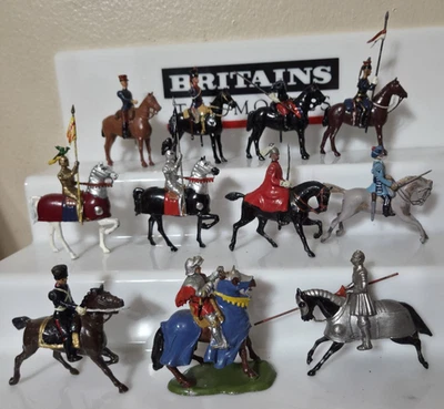 Juego de 11 figuras montadas británicas juguetes soldados conjuntos desconocidos como están Foto 1 de 4