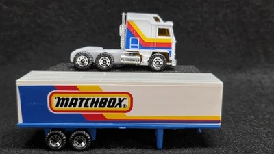 Matchbox Convoy CY8 Kenworth Box truck with Matchbox Trailer - Image 1 of 4