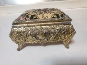 Vtg Trinket Jewelry Footed Music Box 2 3/4" x 3 1/2" x 4 1/2" Sankyo TAJ Imports - Picture 1 of 10
