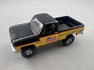 Auto World BSNF RR Union Pacific 1973 Chevrolet C-10 Loose - Picture 1 of 2