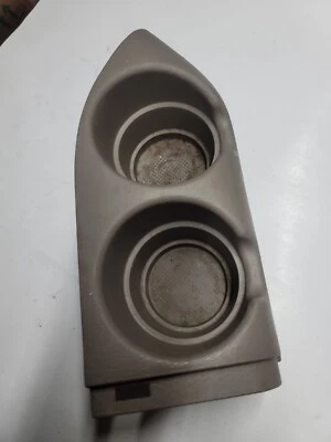 Portavasos trasero conductor 64746-AE010 tostado Toyota Sienna 2004-2010. S56 Foto 1 de 2