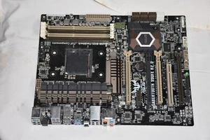 Placa madre ASUS Sabertooth 990FX R2.0 AM3+ DDR3 ATX SIN POST para piezas - Imagen 1 de 2