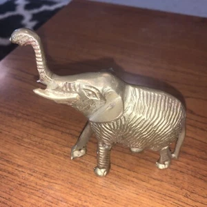 Brass Elephant Figurine Incense Holder Hollow 4 1/4" Tall - Imagen 1 de 8