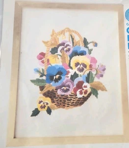NOS Basket Of Pansies Crewel Kit Columbia Minerva 1976 Sealed Vintage Kitschy - Bild 1 von 5