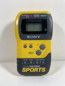 Radio FM/AM deportiva Sony Walkman SRF-M70 de colección funciona muy bien - Imagen 1 de 6