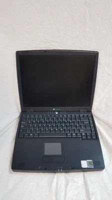 Gateway solo 5300 Vintage 14" Laptop Intel Pentium III 256MB 14GB, Windows XP - Image 1 of 4