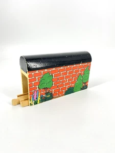 Ladrillo túnel cubierto de piedra de madera Brio Thomas tren vía ferroviaria ladrillo rojo - Imagen 1 de 5