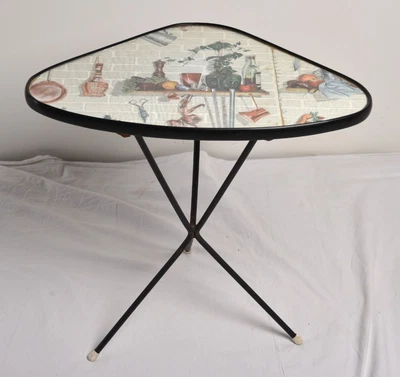 Table D'appoint ERDAL  Triangulaire -Pied TRIPODE  Métal Années 50 Vintage - Photo 1/4
