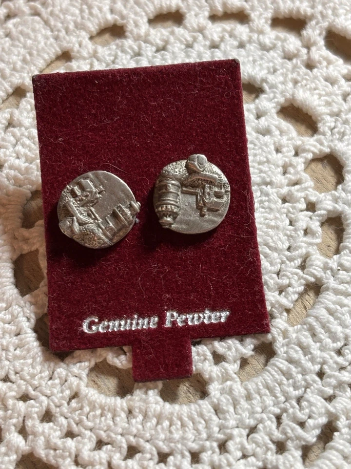 Pendientes faro de peltre con respaldo de poste nuevos en tarjeta Foto 1 de 4