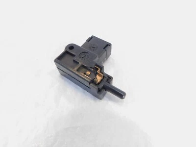 Suzuki GSXR600 GSXR750 GSXR1000 Boulevard C50 M50 S40 LS650 Clutch Lever Switch - Image 1 of 4