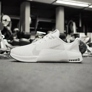 Nike Metcon 9 FE PRM FZ2113 101 Summit Blanco Metálico Plateado Mujer - Imagen 1 de 7