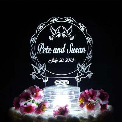 Palomas Iluminadas Boda CakeTopper Acrílico Personalizado Personalizado Top LED Love Birds Foto 1 de 4
