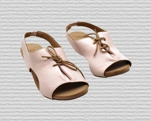 Bueno Women's Sandals PALE - Pale Pink Kenya Leather Sandal - Women - Picture 1 of 5