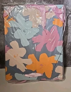 Spritz Flower Gift Bags Set Of 6 Multi Colored 10x7.5x3.75 In. NIP, (169) - Picture 1 of 2