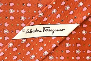 SALVATORE FERRAGAMO CORBATA HOMBRE PATRÓN NARANJA/PINGÜINO Ancho: 3.3/8" Largo: 58" - Imagen 1 de 4