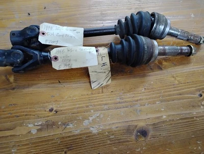 Pair of 1998 polaris scrambler 400 Front Cv Axle 1380099 1380119 - Image 1 of 4