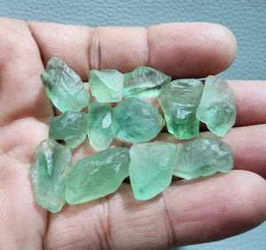 12 Piezas Increíble AA+ Verde Fluorita Piedras Preciosas Áspera Cristal Áspero Tamaño Crudo 15-22 MM - Imagen 1 de 8