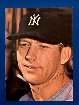 Foto autógrafa página revista Mickey Mantle 8x11 PSA ADN Foto 1 de 2