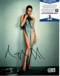 ANGELINA JOLIE signed 8x10 photo Beckett BAS - Picture 1 of 3