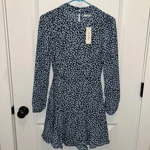 NWT Francesca’s Mi Ami Blue Animal Print Long Sleeve Ruffle Hem Dress Size XXS - Picture 1 of 7
