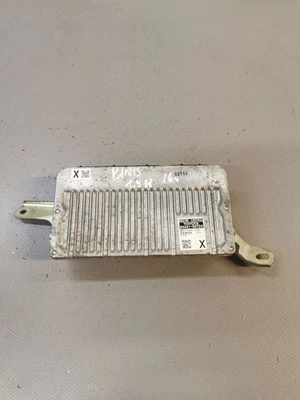 Unidad de control del motor gasolina/eléctrico Toyota Yaris 2016 módulo 896610DT20 74kW - Imagen 1 de 4