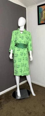 Bata kimono verde menta vintage años 70 hecha exclusiva para hoteles Sheraton Waikiki Foto 1 de 4