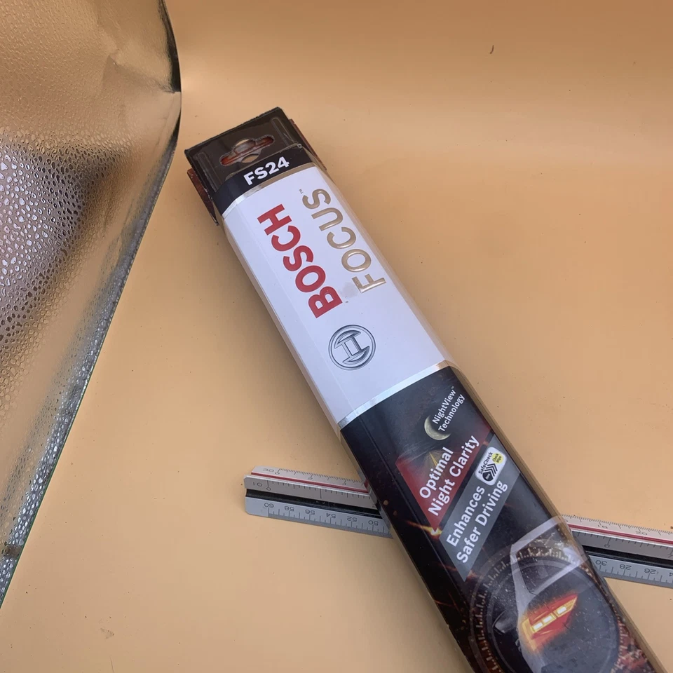 博世 Focus FS24 Wiper 刀片采用 NightView 技术实现最佳夜间清晰度 — 第 1/4 张图片