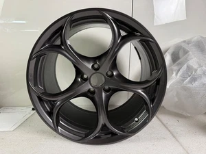 Alfa Romeo Giulia QV Quadrifoglio Felge hinten 10Jx19 ET41 Wheel Velg 156112959 - Picture 1 of 3