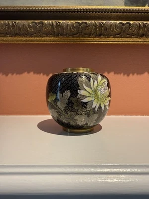 Винтажная китайская черная эмалированная цветочная ваза клуазоне - Изображение 1 из 4