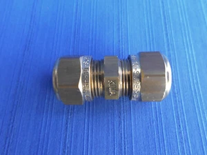 AK005-VSH Messing Klemmringverschraubung Kupplung 10mm x 10mm Nr 20400129 - Bild 1 von 1