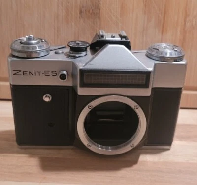 Appareil Photo Argentique ZENIT-ES BOITIER NU - CHROMÉ USSR - EXCELLENT ÉTAT #E1 - Photo 1/4
