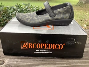 Arcopedico L45 Beige/Black Vegan Upper Slip On, US Size 6 To 6.5,EU 37 - Picture 1 of 5